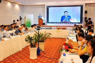 Quang cảnh diễn đàn.