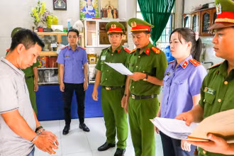 Khởi tố vụ án, khởi tố bị can giả danh công an, lừa đảo chiếm đoạt tài sản tại huyện Vĩnh Thạnh.