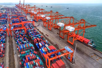 Cảng Khâm Châu thuộc Khu tự trị Quảng Tây, nơi có nhiều hàng hóa giao thương giữa Trung Quốc và ASEAN. (Ảnh: People.com.cn)