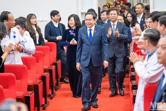 Chủ tịch Quốc hội Trần Thanh Mẫn dự Lễ kỷ niệm 70 năm Ngày Thầy thuốc Việt Nam tại Bệnh viện Hữu Nghị.