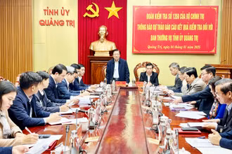 Đồng chí Phan Đình Trạc, Ủy viên Bộ Chính trị, Bí thư Trung ương Đảng, Trưởng Ban Nội chính Trung ương phát biểu tại buổi làm việc.