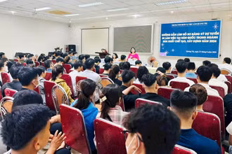 Trung tâm Dịch vụ việc làm tỉnh Quảng Trị đào tạo kỹ năng cho người lao động đăng ký dự tuyển đi làm việc Hàn Quốc.