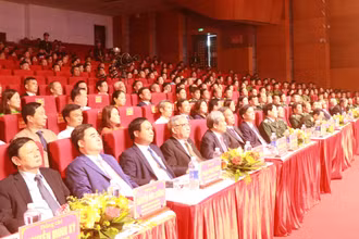 Các đại biểu dự lễ kỷ niệm.