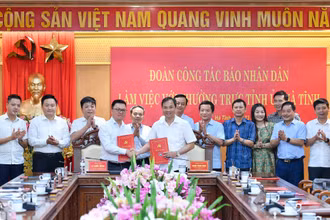 Lãnh đạo Báo Nhân Dân và tỉnh Hà Tĩnh ký kết chương trình phối hợp tuyên truyền giai đoạn 2023-2025.