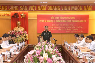 Quang cảnh buổi làm việc.