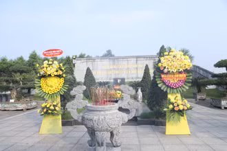 Khu mộ Cố Tổng Bí thư Hà Huy Tập tại xã Cẩm Hưng, Cẩm Xuyên (Hà Tĩnh).