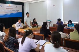 Khai giảng lớp tập huấn (Ảnh: NFVC).