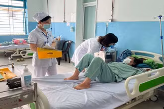 Bệnh nhân tại Bệnh viện đa khoa khu vực Hóc Môn, TP Hồ Chí Minh (Ảnh minh họa: Linh Bảo).
