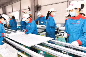Lao động tại nhà máy của Tập đoàn Sunhouse, Hà Nội. (Ảnh: Đăng Duy)