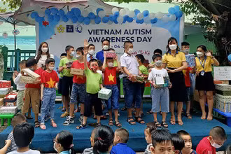 “Ngày hội yêu thương cho trẻ tự kỷ” tại Trường Giáo dục chuyên biệt Khai Trí, Thành phố Hồ Chí Minh, ngày 31/3/2022. (Ảnh: NFVC)