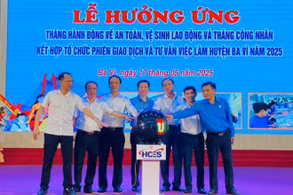 Khai trương phiên giao dịch việc làm huyện Ba Vì, Hà Nội. (Ảnh HCES)