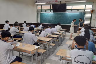 Thí sinh tại Thành phố Hồ Chí Minh tham dự kỳ thi tuyển sinh vào lớp 10 (Ảnh: THẾ ANH)