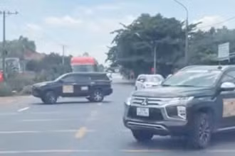 [Video] Lâm Đồng xác minh, làm rõ vụ ô tô chặn Quốc lộ 20 để mở đường cho đoàn xe doanh nhân 