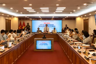 Toàn cảnh hội nghị sơ kết.