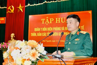 Thiếu tướng, GS, TS Nguyễn Trường Giang, Cục trưởng Cục Quân y phát biểu khai mạc đợt tập huấn.