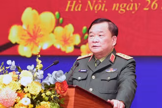 Đồng chí Thượng tướng Hoàng Xuân Chiến, Thứ trưởng Quốc phòng phát biểu tại buổi gặp mặt.