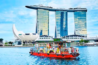 Du thuyền trên sông Singapore. Ảnh: KLOOK