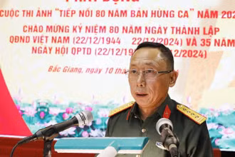 Đại tá Vũ Đức Hiền, Chính ủy Bộ Chỉ huy quân sự tỉnh, Phó Trưởng Ban Thường trực Ban Tổ chức phát động cuộc thi.