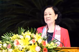 Đồng chí Trương Thị Mai phát biểu ý kiến tại Hội nghị.