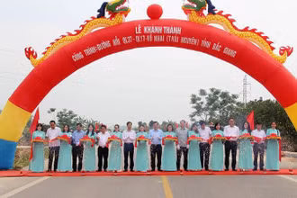 Lễ khánh thành tuyến đường nối quốc lộ 37-17 đi Võ Nhai (Thái Nguyên).