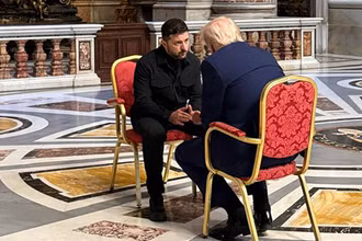[Video] Ông D. Trump và ông Zelensky “gặp riêng” tại lễ tang Giáo hoàng
