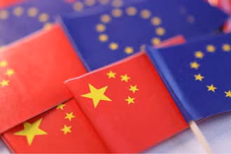 [Video] EU và Trung Quốc xích lại gần nhau vì chính sách thuế quan của Mỹ