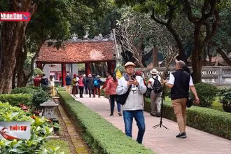Ngành du lịch sôi động trước Tết Nguyên đán 2024