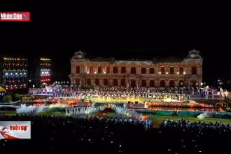 Bữa tiệc âm thanh, ánh sáng trong đêm khai mạc Festival Huế
