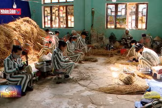 Niềm vui chờ ngày đặc xá