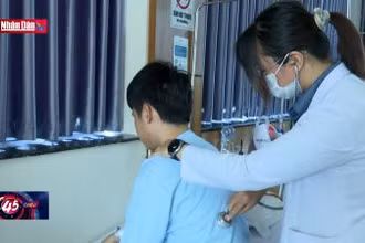 19 học sinh nhập viện nghi ngờ ngộ độc thực phẩm