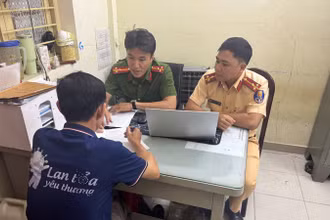 Cơ quan chức năng làm việc với người có liên quan.