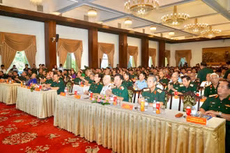 Quang cảnh buổi gặp mặt "50 năm toàn thắng về ta". (Ảnh THẾ ANH)