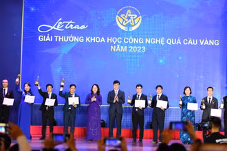 Các cá nhân nhận GIải thưởng Khoa học-công nghệ Quả cầu vàng 2023.