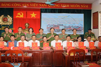 Ký kết phối hợp giữa Phòng Cảnh sát phòng cháy, chữa cháy và cứu nạn, cứu hộ, Công an tỉnh Hà Nam với các cơ quan doanh nghiệp về huy động lực lượng tham gia chữa cháy và cứu nạn, cứu hộ trên địa bàn.