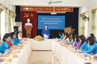 Đồng chí Chủ tịch Hội Liên hiệp phụ nữ Việt Nam làm việc với Ban chấp hành Hội Liên hiệp phụ nữ tỉnh Hà Nam.