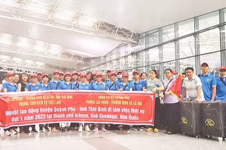 Lễ tiễn 28 lao động nông nghiệp tỉnh Thái Bình sang Hàn Quốc làm việc.