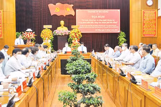 Tọa đàm “Trí thức khoa học và công nghệ chung tay vì sự phát triển bền vững của thành phố Đà Nẵng” do Thành ủy Đà Nẵng tổ chức.