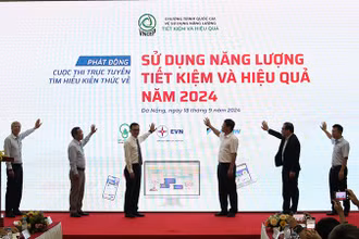 Đại biểu thực hiện nghi thức phát động cuộc thi.
