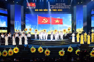 Chương trình nghệ thuật được thực hiện công phu.