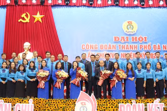 Ra mắt Ban Chấp hành khóa 17.