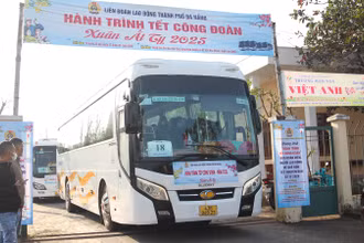 Các chuyến xe xuất phát.