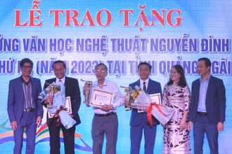 Trao Giải thưởng văn học nghệ thuật Nguyễn Đình Thi lần thứ 3 năm 2023 cho các tác giả ở miền trung.