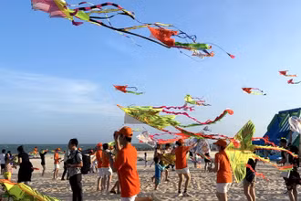Lễ hội thả diều tại bờ biển Hàm Tiến, Phan Thiết, Bình Thuận.