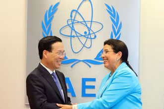 Chủ tịch nước Võ Văn Thưởng với Quyền Tổng Giám đốc IAEA Najat Mokhtar. (Ảnh: TTXVN)