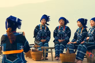 “Đi trong sương” là câu chuyện lập nghiệp của những thanh niên người dân tộc thiểu số tại xã Y Tý, huyện Bát Xát, tỉnh Lào Cai. (Ảnh do Hãng phim Tài liệu và Khoa học Trung ương cung cấp)