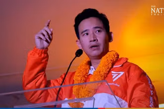 Lãnh đạo của đảng Tiến bước - Pita Limjaroenrat tuyên bố thành lập chính phủ liên minh với các đảng đối lập khác hôm 15/5. (Ảnh: The Nation)