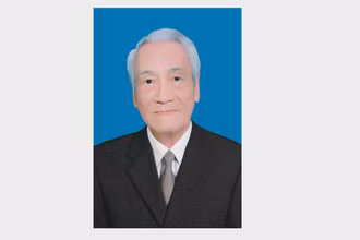 Nhà báo Trần Kiên