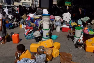 Người dân Haiti phải rời nhà tìm nơi trú ẩn an toàn do nạn bạo lực gia tăng.