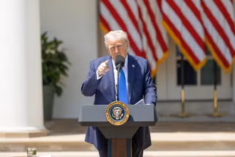 Tổng thống Mỹ Donald Trump phát biểu tại một sự kiện quốc gia ở Nhà Trắng, ngày 1/5/2025. (Ảnh: THX/TTXVN) 