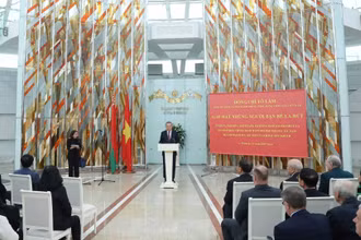 Tổng Bí thư Tô Lâm phát biểu tại buổi gặp mặt các cựu quân nhân, chuyên gia Belarus và những người bạn Belarus từng có đóng góp nổi bật cho Việt Nam. (Ảnh: Thống Nhất/TTXVN) 